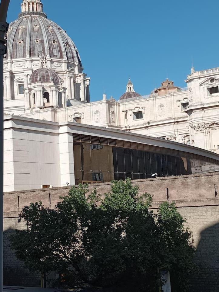 Breakfast At St Peter Apartment Rome